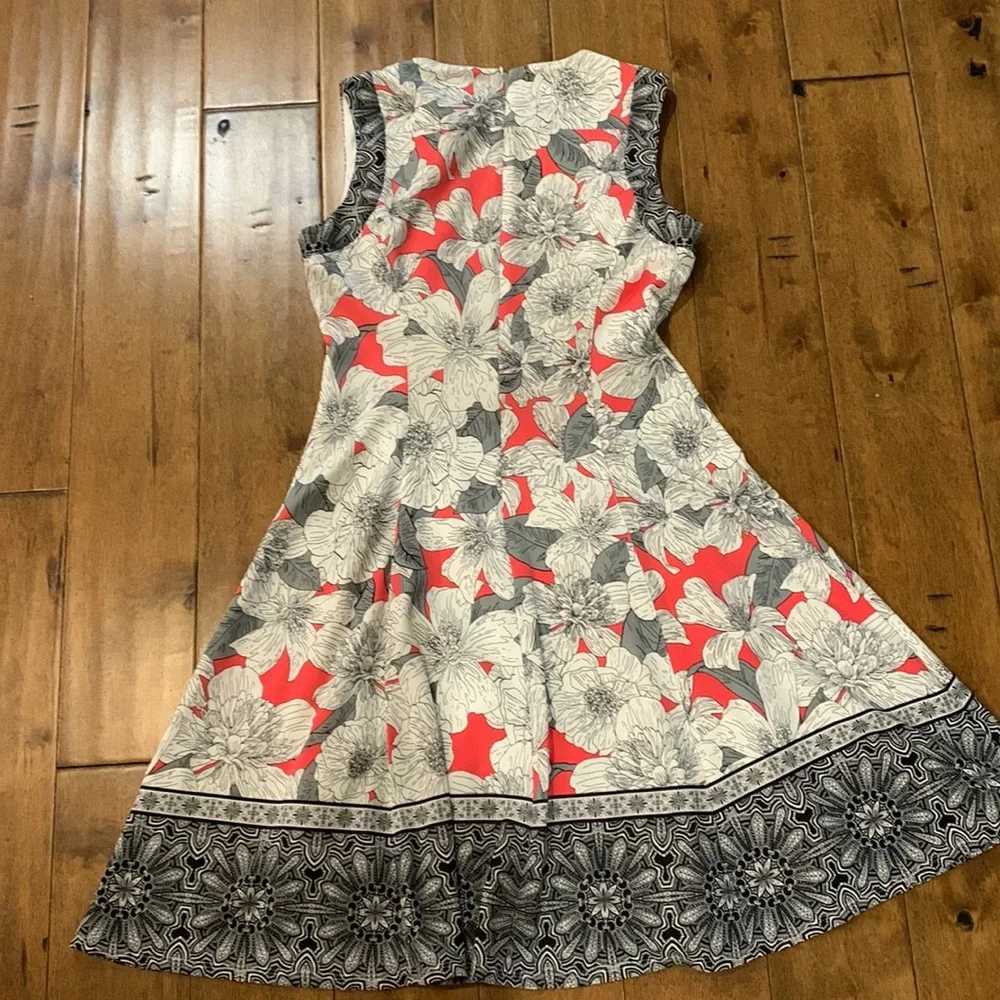 ADORNE DRESS FLORAL - Picture 7 of 7